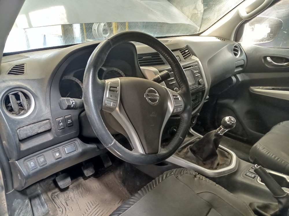 MUñON Nissan NP 300 2015  USADO  EN DESARME